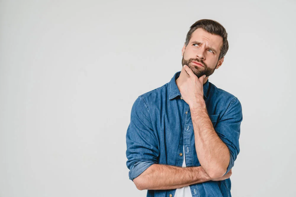 Personne qui réfléchit